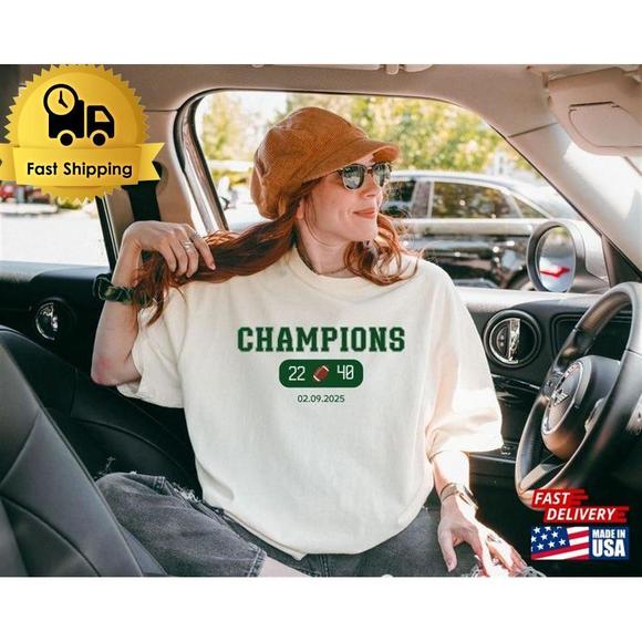 Champions 22-40 T-Shirt Football Champs Shirt Classic Unisex - Picture 1 of 4